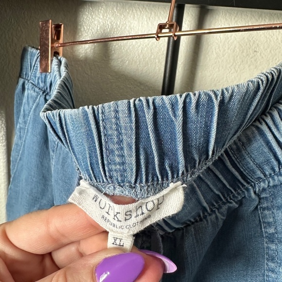 Workshop medium wash chambray denim jean roll up pull on boho baggy cargo shorts - Picture 2 of 4